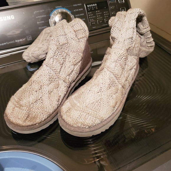 Grey clardy ugg boots - Picture 1 of 2